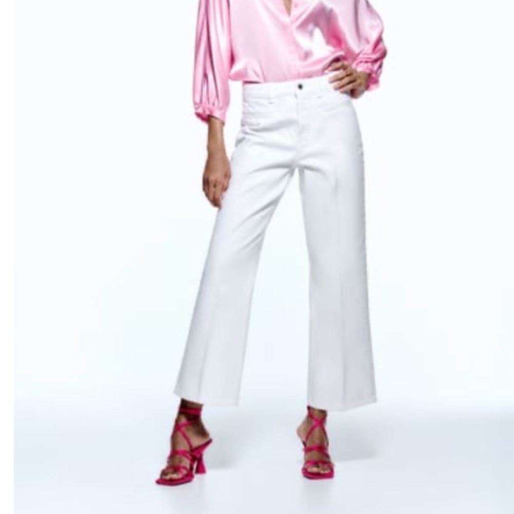 Like New Zara CROPPED FLARE HI-RISE Z1975 JEANS - Size 4